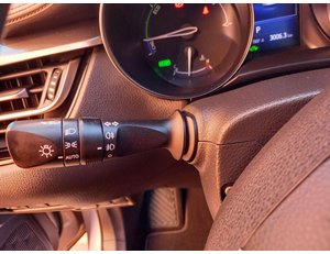 
										TOYOTA C-HR 1.8 125H ACTIVE full									