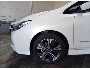 
										NISSAN LEAF BERLINA CON PORTON 62KWH E+ TEKNA full									