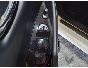 
										NISSAN LEAF BERLINA CON PORTON 62KWH E+ TEKNA full									