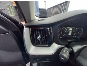 
										VOLVO XC60 MOMENTUM AWD 2.0 D4 190 CV AT8 E6DT full									