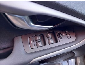 
										VOLVO V40 D2 BLACK EDITION 5D full									