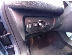 
										VOLVO V40 D2 BLACK EDITION 5D full									