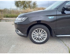 
										MITSUBISHI OUTLANDER 2.4I 4WD PHEV BUSINESS EDITION full									