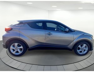 
										TOYOTA C-HR 1.8I VVT-I HYBRID C-BUS.PLUS E full									