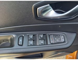 
										RENAULT CAPTUR 0.9 TCE LIMITED (EU6C) full									