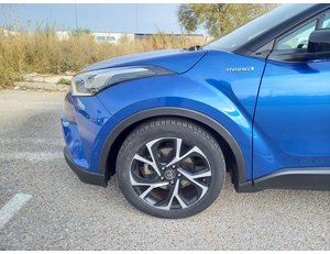 
										TOYOTA C-HR 1.8 125H ADVANCE full									