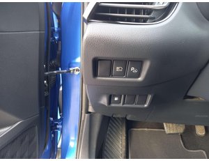 
										TOYOTA C-HR 1.8 125H ADVANCE full									