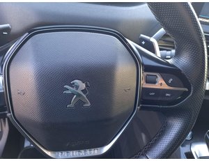 
										PEUGEOT 3008 HYBRID 225 E-EAT8 GT LINE full									