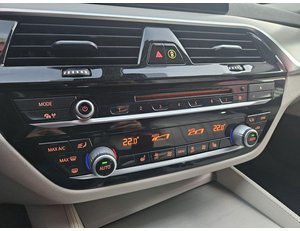
										BMW SERIE 5 TOURING 520D 2.0 D 16V LUXURY STEPTRONIC full									