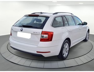 
										SKODA OCTAVIA COMBI 1.6 TDI CR 85KW (115CV) AMBITION full									