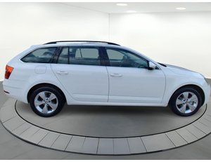 
										SKODA OCTAVIA COMBI 1.6 TDI CR 85KW (115CV) AMBITION full									