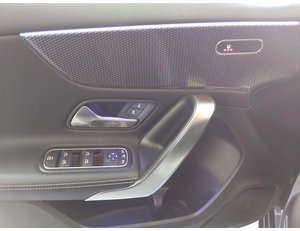 
										MERCEDES BENZ CLASE A MERCEDES-BENZ 180D 2018 TECHO + LED PAQUET full									