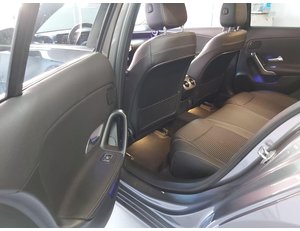 
										MERCEDES BENZ CLASE A MERCEDES-BENZ 180D 2018 TECHO + LED PAQUET full									