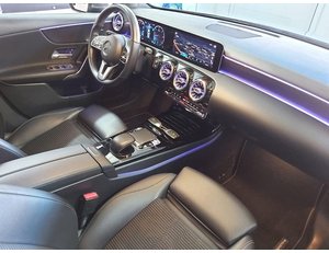 
										MERCEDES BENZ CLASE A MERCEDES-BENZ 180D 2018 TECHO + LED PAQUET full									