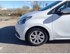 
										PEUGEOT 208 5P ACTIVE BLUE HDI 55 KW (75CV) full									
