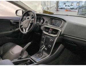 
										VOLVO V40 2.0 D2 MOMENTUM GEARTRONIC AUT full									