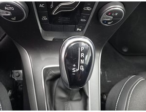 
										VOLVO V40 2.0 D2 MOMENTUM GEARTRONIC AUT full									