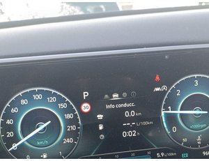 
										HYUNDAI TUCSON 1.6 CRDI 100KW (136CV) 48V MAXX DCT 4X4 full									