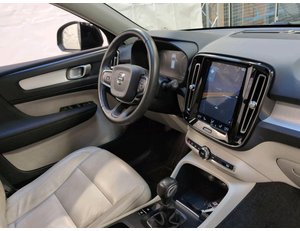 
										VOLVO XC40 2.0 D3 MOMENTUM PRO full									