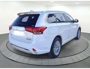 
										MITSUBISHI OUTLANDER 2.4 PHEV MOTION 4WD PLUG IN full									