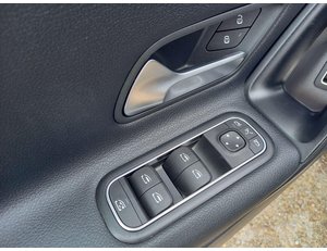 
										MERCEDES BENZ CLASE CLA MERCEDES-BENZ SB 180 D BUSINESS SOLUTION full									