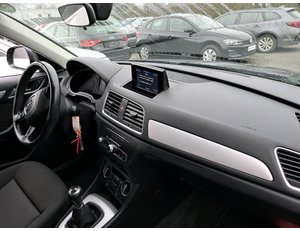 
										AUDI Q3 2.0 TDI ULTRA full									