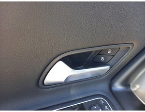 
										MERCEDES BENZ CLASE A MERCEDES-BENZ 180 BUSINESS SOLUTION 5D full									