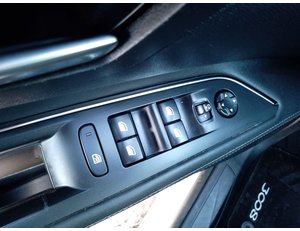 
										PEUGEOT 3008 ALLURE 1.5 HDI 130CV MT6 E6DT full									