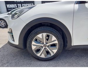 
										KIA NIRO E-EMOTION 205CV full									
