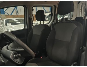 
										RENAULT KANGOO FURGON MAXI Z.E 5 PLAZAS 44KW 4P AUT full									