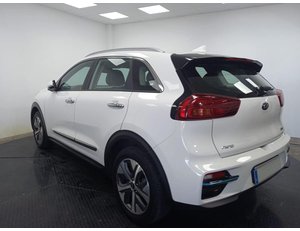 
										KIA NIRO E-DRIVE 204CV – 460KM AUTONOMIA full									