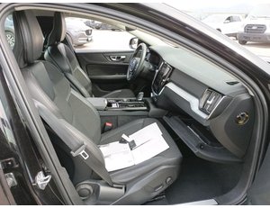 
										VOLVO V60 2.0 T8 BUSINESS PLUS AUTO full									