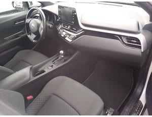 
										TOYOTA C-HR 1.8 125H ACTIVE full									